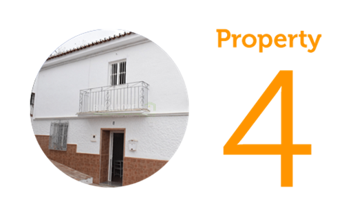 Property 4 Three-bed townhouse in Velez Malaga