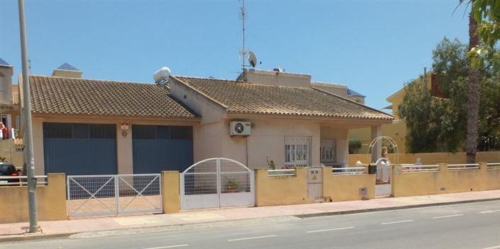 Image No.1-4 Bed Villa for sale