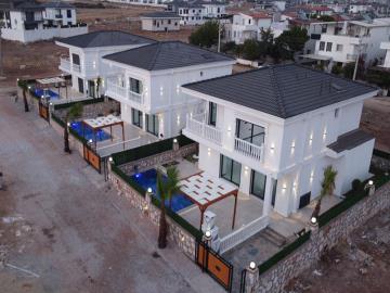 three-walled-and-gated-Detached-Villas-near-Altinkum