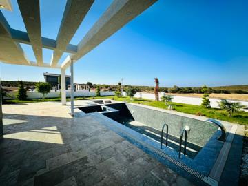 large-pool-facing-terrace