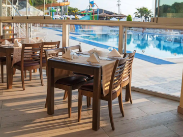 communal-seating-overlooking-pool