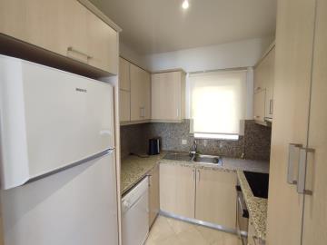 fully-fitted-kitchen