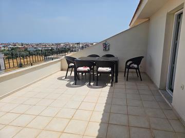 large-roof-terrace-overlooking-green-areas