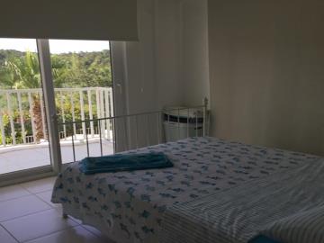 bedroom-with-access-onto-balcony