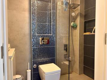 fully-tiled-en-suite