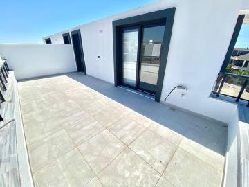 large-roof-terrace-on-top-floor