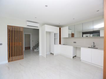 modern-fitted-kitchen