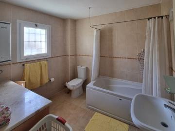 large-family-bathroom