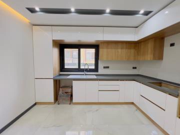 modern-fitted-kitchen