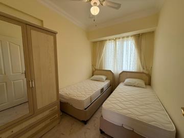 good-size-twin-bedroom