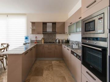 fully-fitted-kitchen