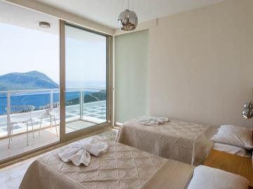 sea-view-balcony-from-bedroom