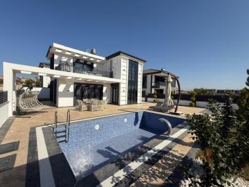 a-large-stunning-smart-home-in-Altinkum