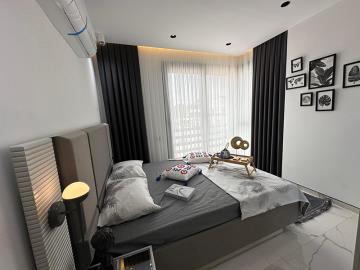 bedroom-with-access-to-balcony