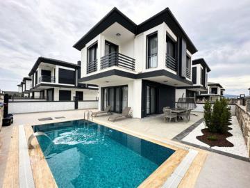 modern-Villas-in-Altinkum