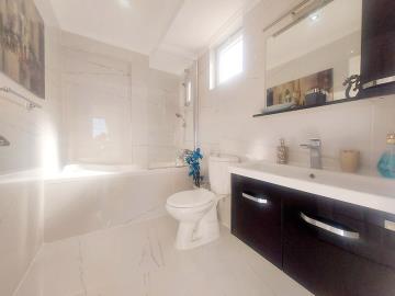 beautifully-fitted-bathrooms