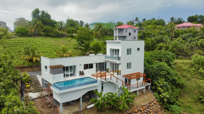 Image No.1-4 Bed Villa for sale