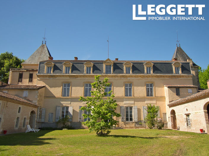 Image No.1-8 Bed Chateaux for sale