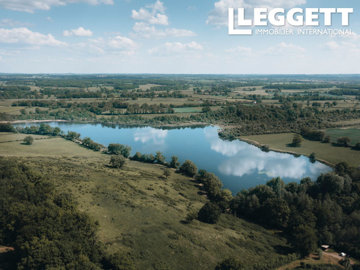 1 - Bourges, Land