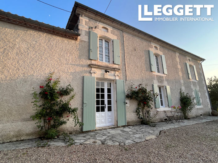 Image No.1-Maison de 6 chambres à vendre à Charente