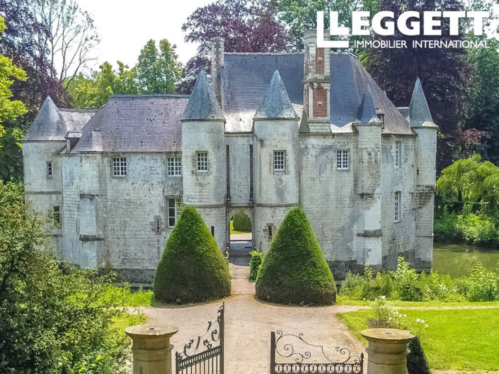 Image No.1-5 Bed Chateaux for sale