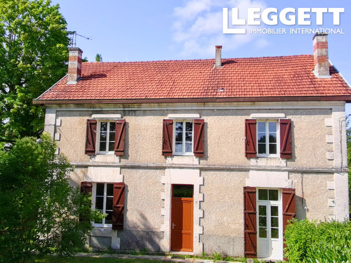 Image No.1-Maison de 5 chambres à vendre à Charente