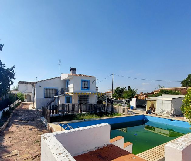 Image No.1-6 Bed Villa for sale