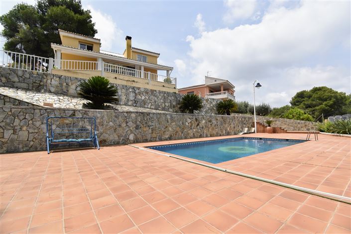 Image No.1-4 Bed Villa for sale