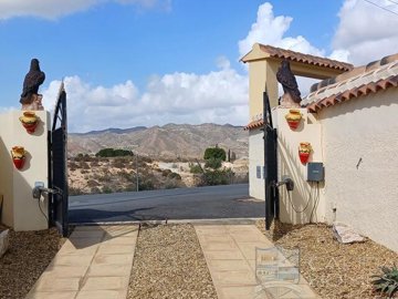 villa-coral-resale-villa-for-sale-in-arboleas