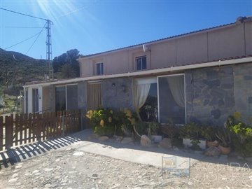 cortijo-familia-detached-character-house-for-