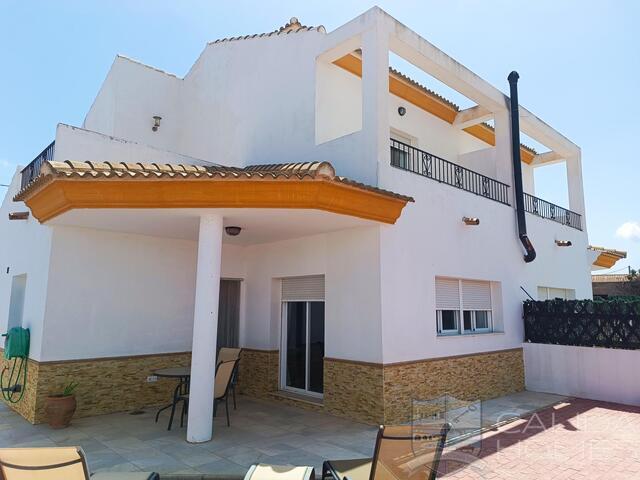 Image No.1-5 Bed Villa for sale