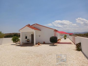 villa-perfecta--resale-villa-for-sale-in-el-c