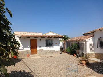 villa-salsa-resale-villa-for-sale-in-arboleas