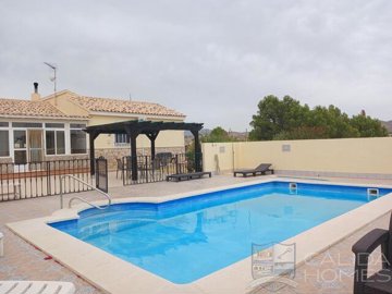 villa-estrellas-resale-villa-for-sale-in-albo