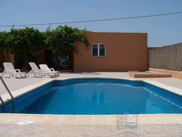 Image No.1-5 Bed Villa for sale