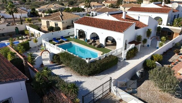 Image No.1-3 Bed Villa for sale