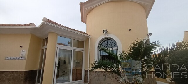 Image No.1-3 Bed Villa for sale