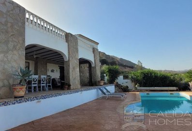 cortijo-flounders-detached-character-house-fo