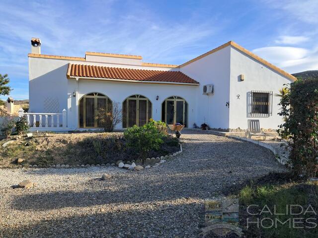 Image No.1-3 Bed Villa for sale