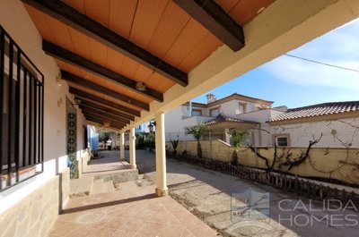 villa-carrie-resale-villa-for-sale-in-los-mar