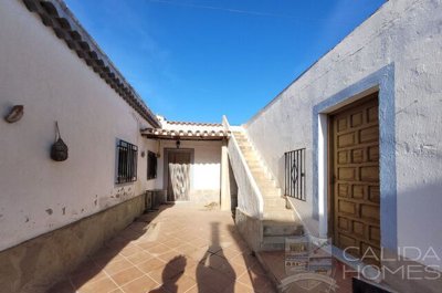 villa-carrie-resale-villa-for-sale-in-los-mar