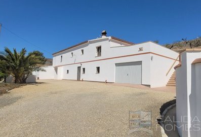 cortijo-taberno-detached-character-house-for-