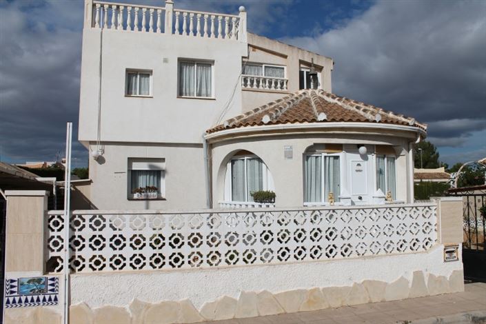 Image No.1-3 Bed Villa for sale