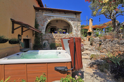 13jacuzzi-1724406500