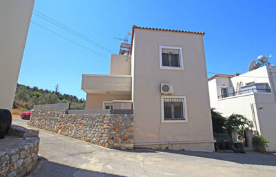 7houserear-1724321835