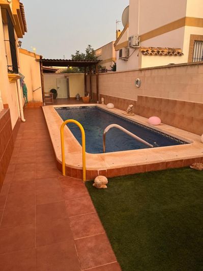 Image No.1-3 Bed Villa for sale