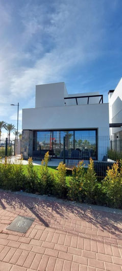 Image No.1-3 Bed Villa for sale