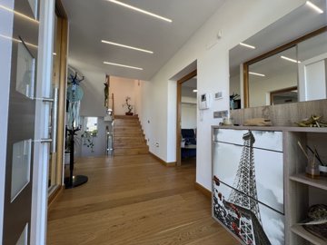 propertyimage1oeozzhc5x20241026065557