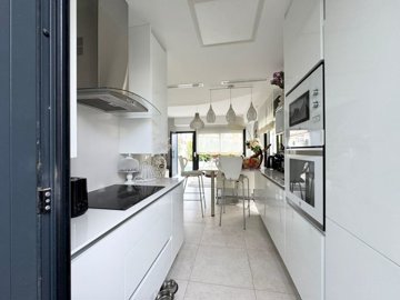 propertyimage1v6k4ml7t820241215065145