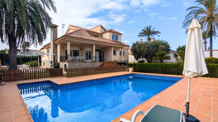 Image No.1-4 Bed Villa for sale